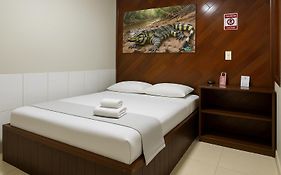 Hotel Cop 30